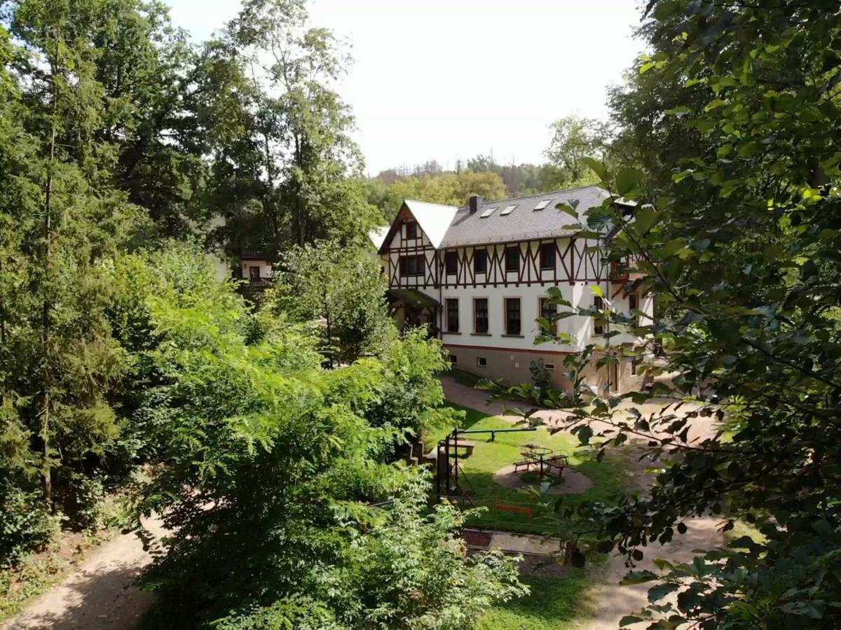 Zur Margarethenmuehle - Landgasthof Und Waldhotel Rosswein 外观 照片