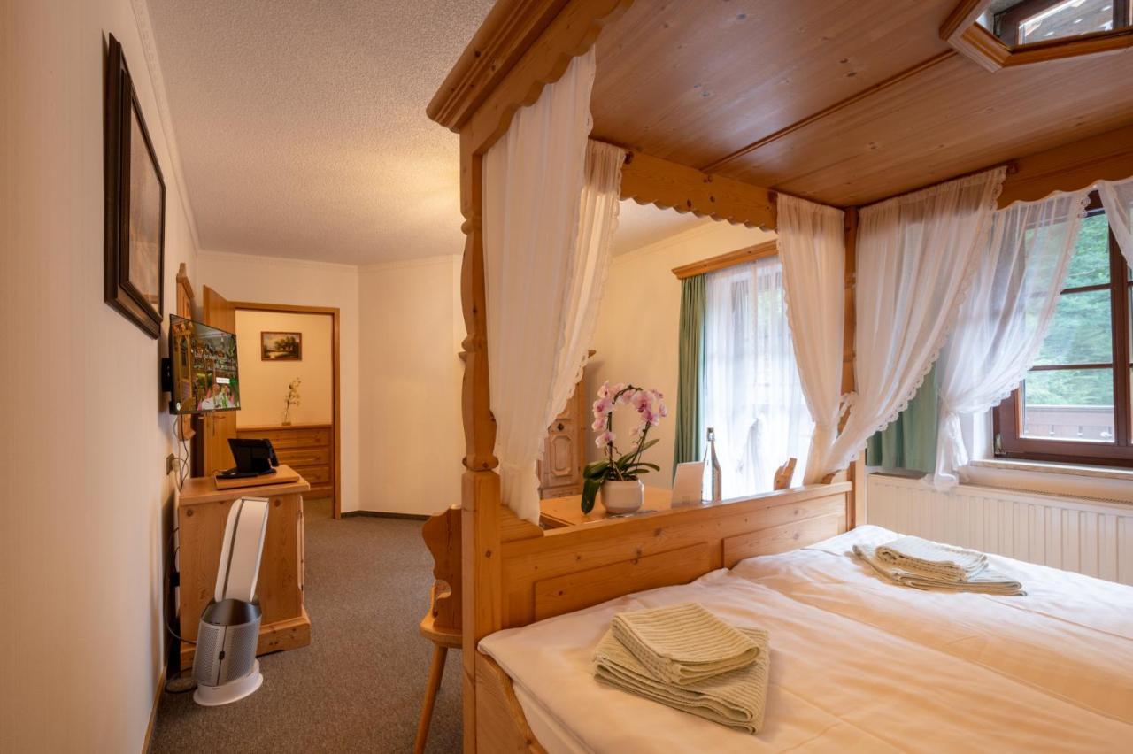 Zur Margarethenmuehle - Landgasthof Und Waldhotel Rosswein 外观 照片