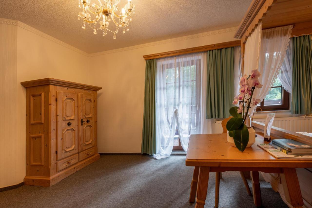 Zur Margarethenmuehle - Landgasthof Und Waldhotel Rosswein 外观 照片