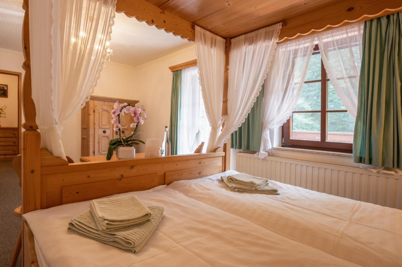 Zur Margarethenmuehle - Landgasthof Und Waldhotel Rosswein 外观 照片