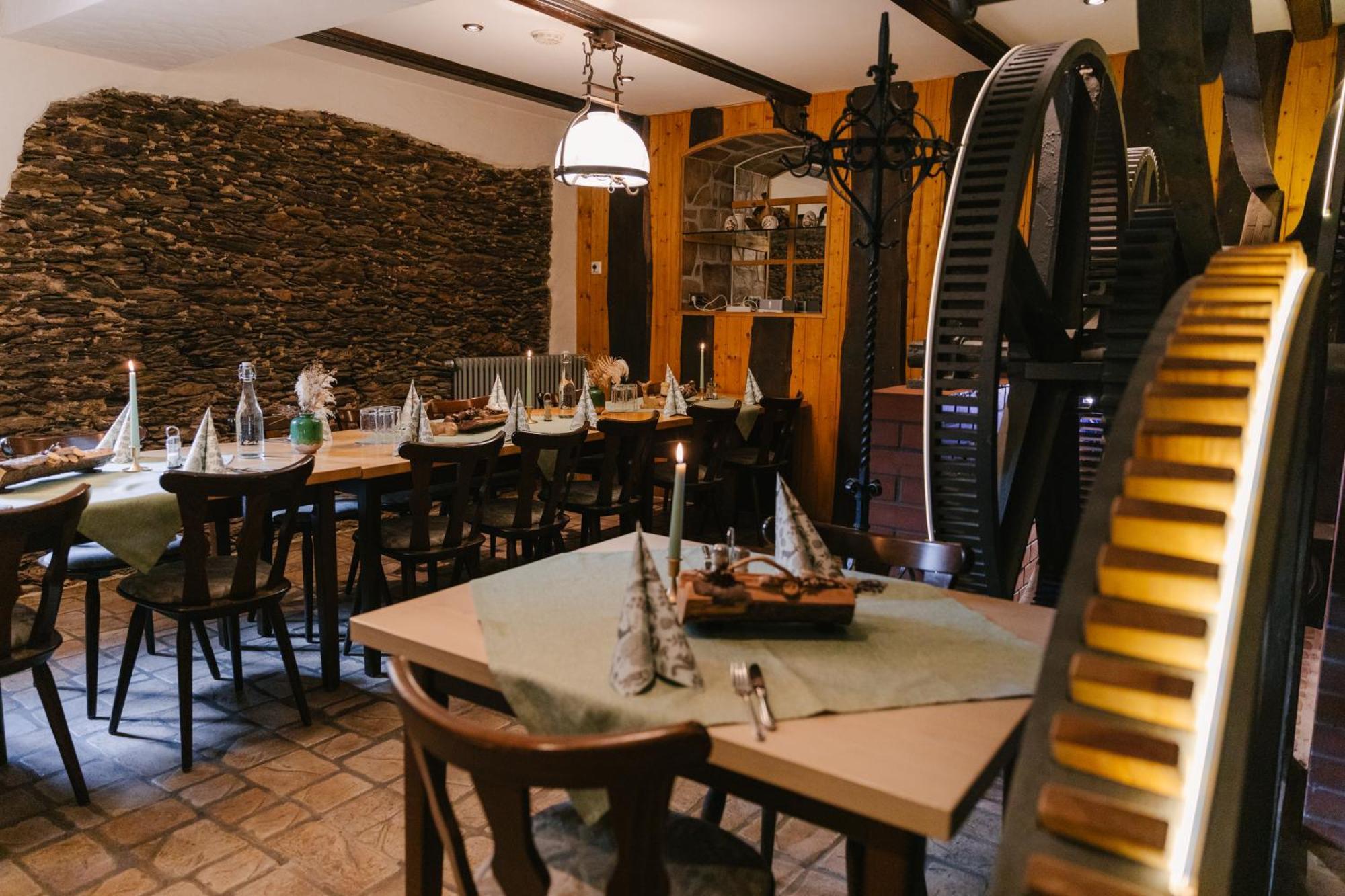 Zur Margarethenmuehle - Landgasthof Und Waldhotel Rosswein 外观 照片